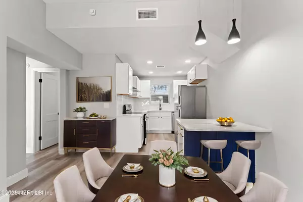 Jacksonville, FL 32217,6144 FORDHAM CIR W