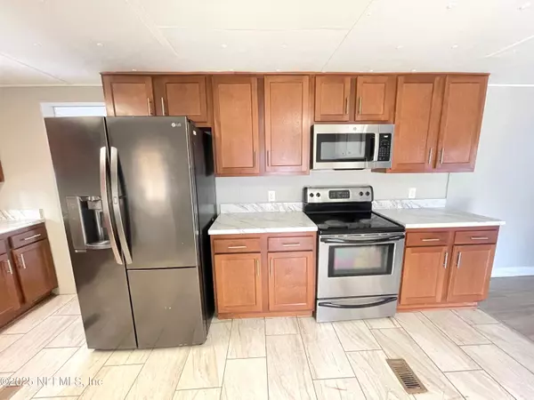 Jacksonville, FL 32256,7623 SUNWOOD DR