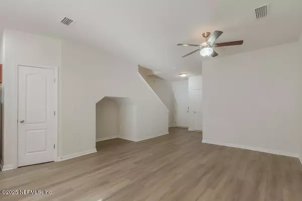 Jacksonville, FL 32216,2374 RED MOON DR