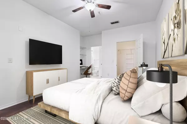 Jacksonville, FL 32256,7800 POINT MEADOWS DR #613