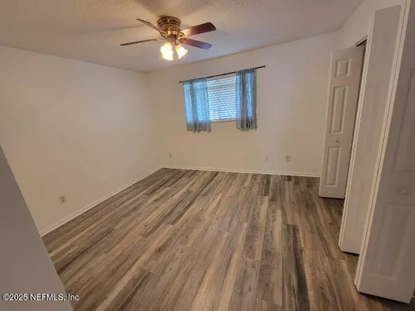 Jacksonville, FL 32257,3801 CROWN POINT RD #2072