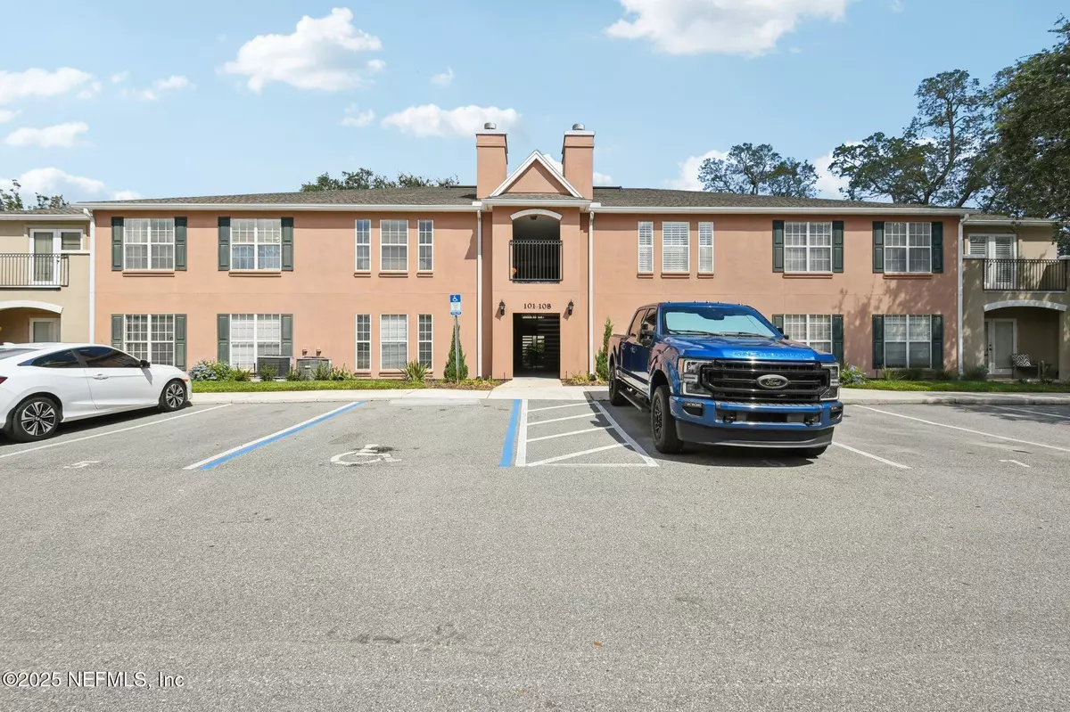 Jacksonville Beach, FL 32250,107 JARDIN DE MER PL #107