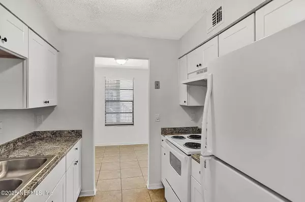 Orange Park, FL 32073,476 BENTWOOD LN #A