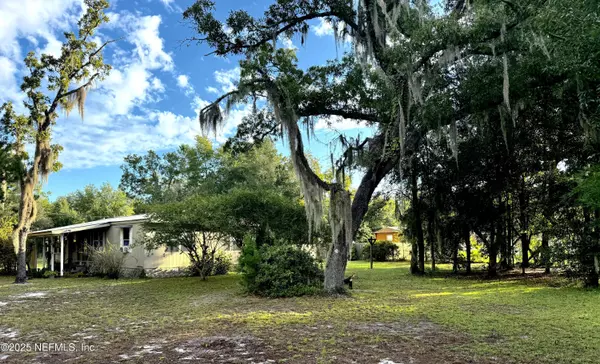 Interlachen, FL 32148,210 LENORE AVE