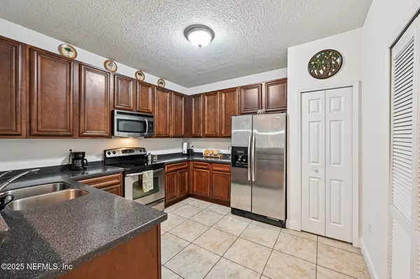 Jacksonville, FL 32256,4920 KEY LIME DR #107