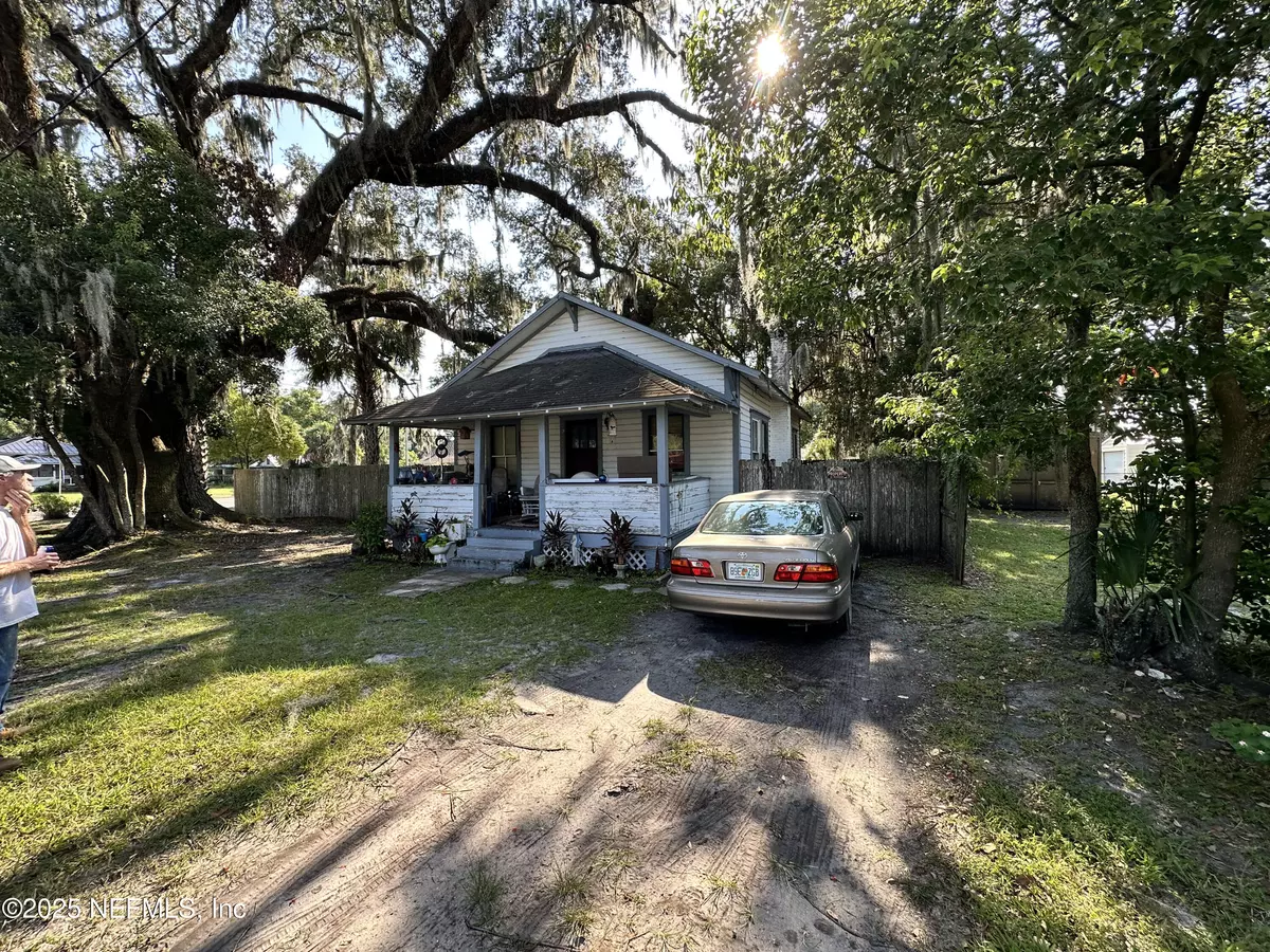 Green Cove Springs, FL 32043,107 PINE AVE S