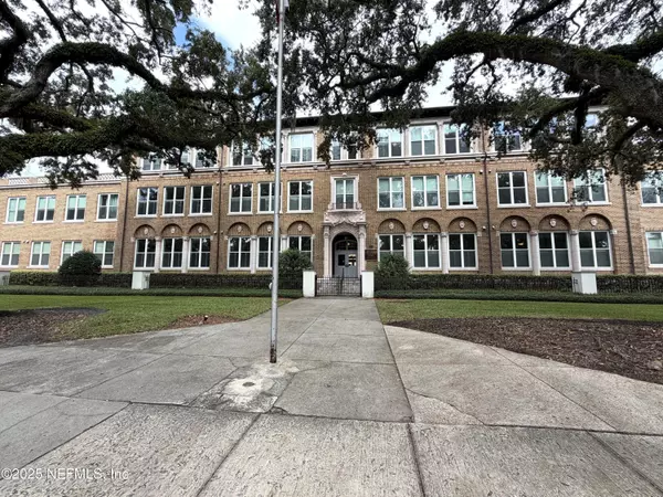 2525 COLLEGE ST #2204, Jacksonville, FL 32204
