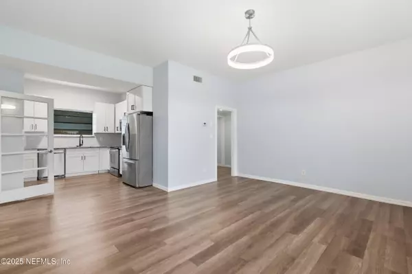 Jacksonville, FL 32217,6167 FORDHAM CIR E