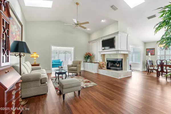 Jacksonville, FL 32217,4076 MIZNER CT