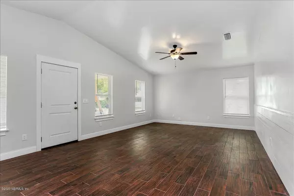 Jacksonville, FL 32233,1423 FERRIS ST