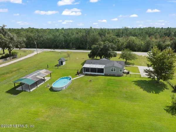 Green Cove Springs, FL 32043,860 WARNER RD