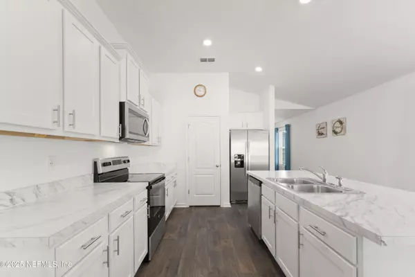 Jacksonville, FL 32218,12698 CUCUMBER TREE ST