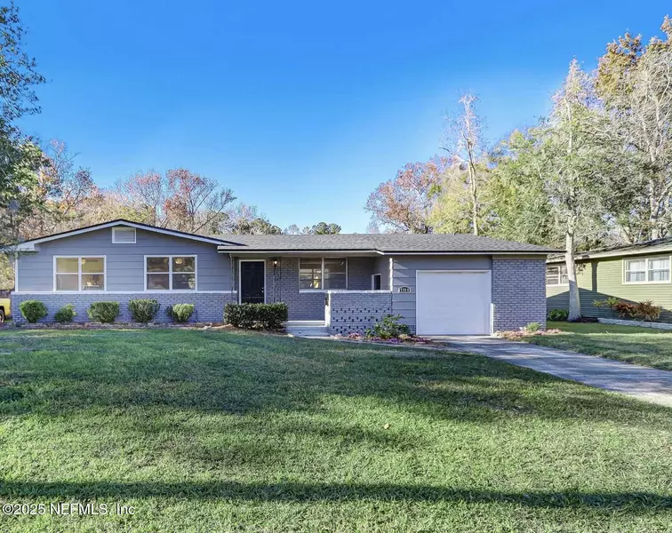 7304 MIDWAY RD, Jacksonville, FL 32244