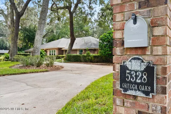 Jacksonville, FL 32210,5328 ORTEGA OAKS LN