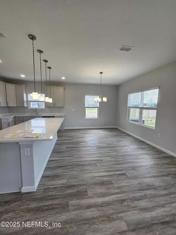 Jacksonville, FL 32221,1242 JEWELSTONE LN