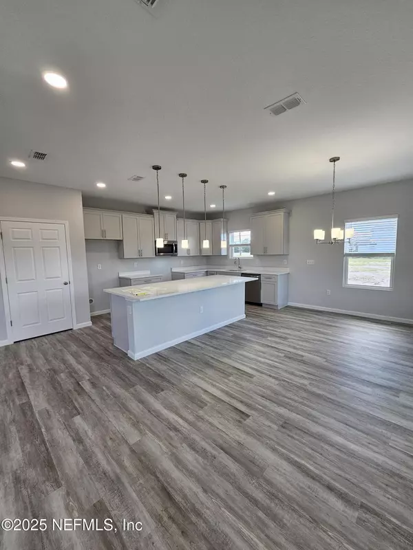 Jacksonville, FL 32221,1242 JEWELSTONE LN