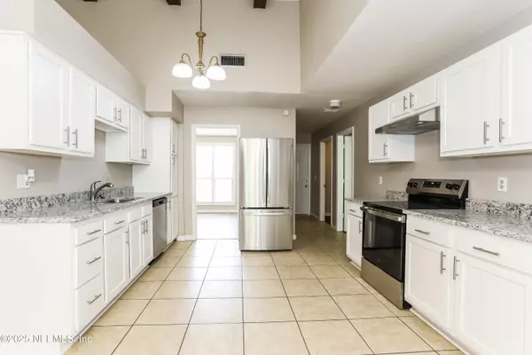 Jacksonville, FL 32277,4105 WILCREST CIR E