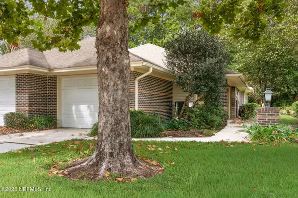 4526 MIDDLETON PARK CIR W, Jacksonville, FL 32224