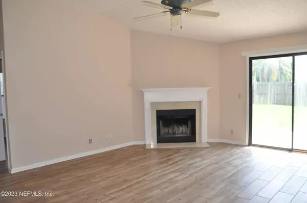 Jacksonville, FL 32224,2043 CAPISTRANO DR