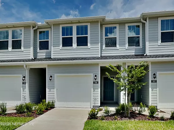 586 HOLLY LAKES DR, Orange Park, FL 32073