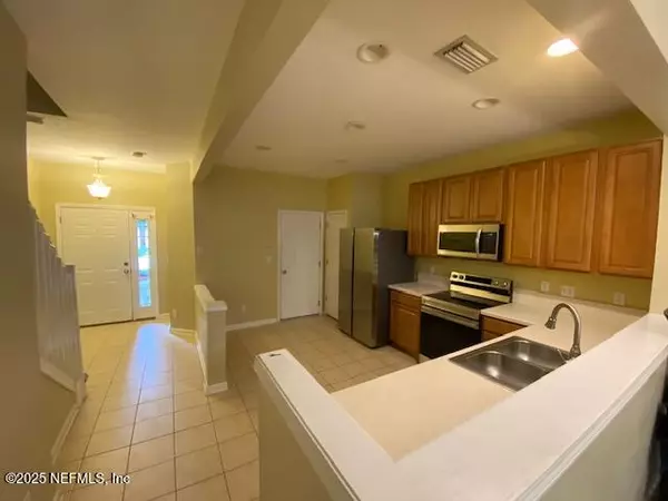 Jacksonville, FL 32216,3173 HOLLOW TREE CT