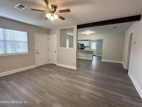 Jacksonville, FL 32210,3955 MACGREGOR DR