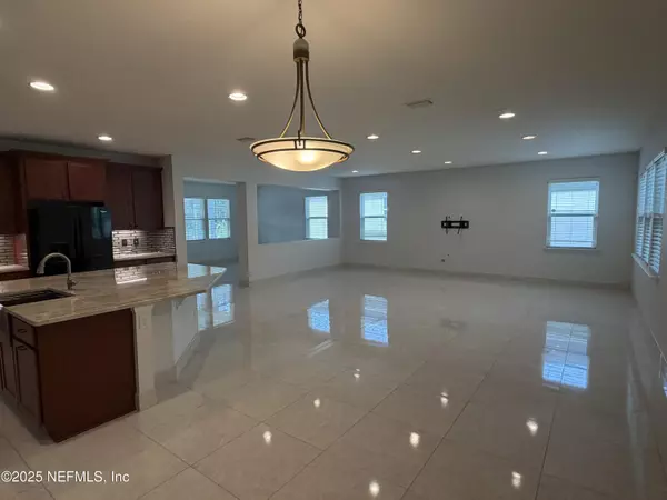 Jacksonville, FL 32223,12513 WESTBERRY MANOR DR