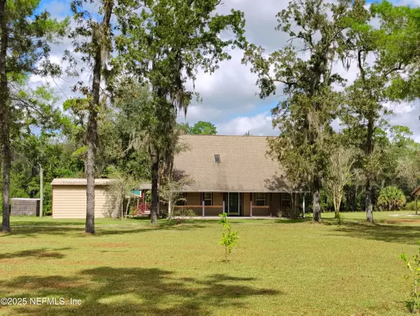 110 JAMES DR, Palatka, FL 32177