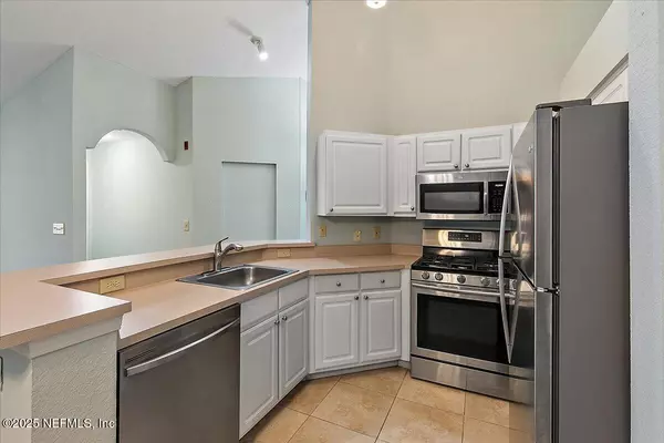 Jacksonville, FL 32224,13810 SUTTON PARK DR #1521