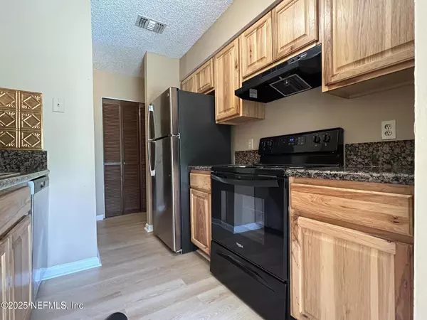 Orange Park, FL 32073,808 MEADOWBROOK DR #B