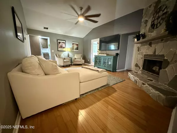 Jacksonville, FL 32257,10420 INVERNESS DR