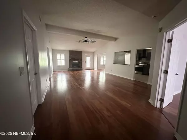 Jacksonville, FL 32221,10373 BIRCHFIELD DR