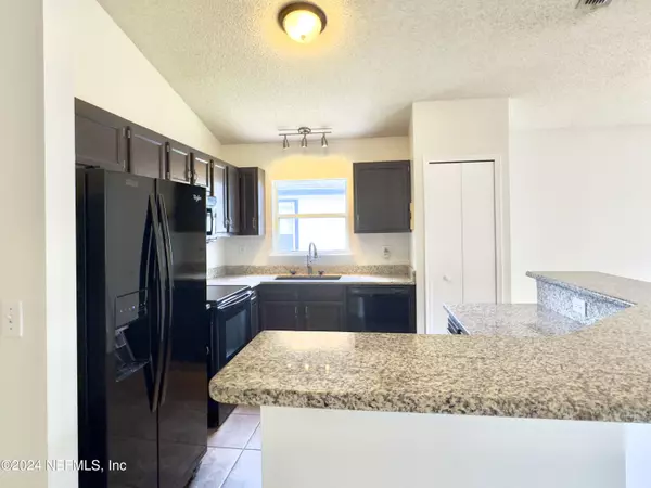 Jacksonville, FL 32225,3336 CANCUN DR E