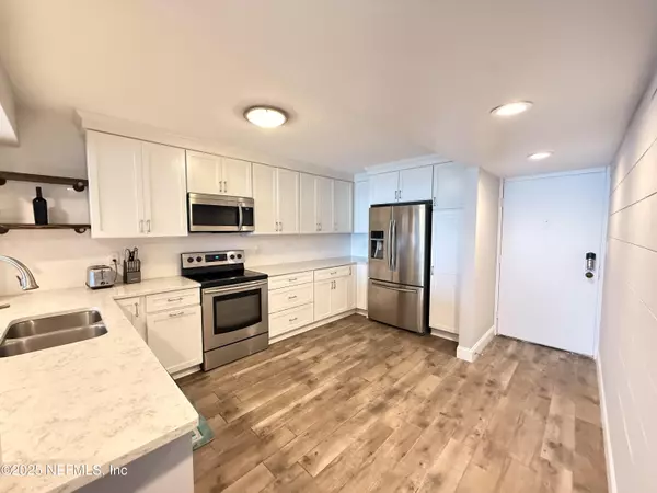 Jacksonville Beach, FL 32250,1301 1ST ST S #1103
