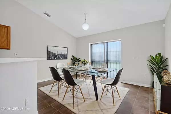 Jacksonville, FL 32210,2042 WILEY OAKS LN