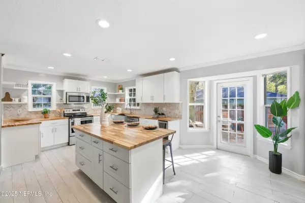 Jacksonville, FL 32210,7791 HUNTERS LAKE CIR S