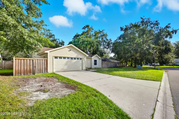 7791 HUNTERS LAKE CIR S, Jacksonville, FL 32210