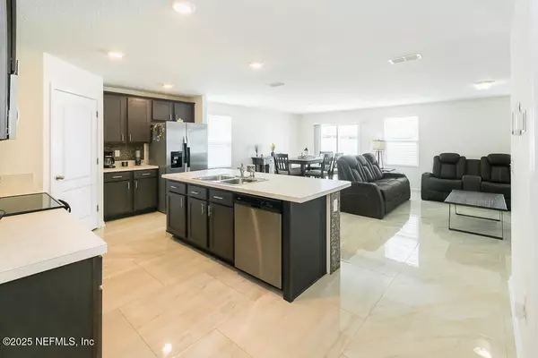 Jacksonville, FL 32234,6433 BUCKING BRONCO DR