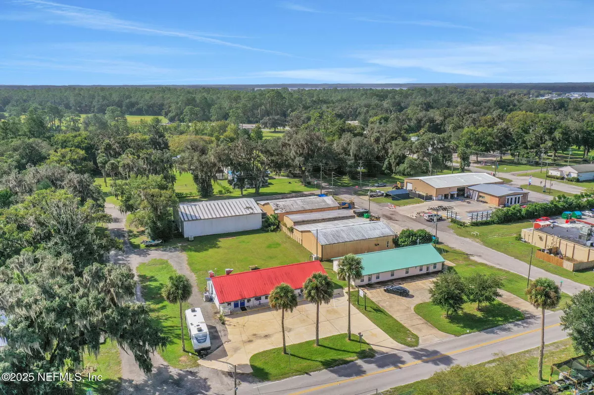 Welaka, FL 32193,413 ELM ST