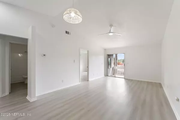 Jacksonville, FL 32223,3270 RICKY DR #1302