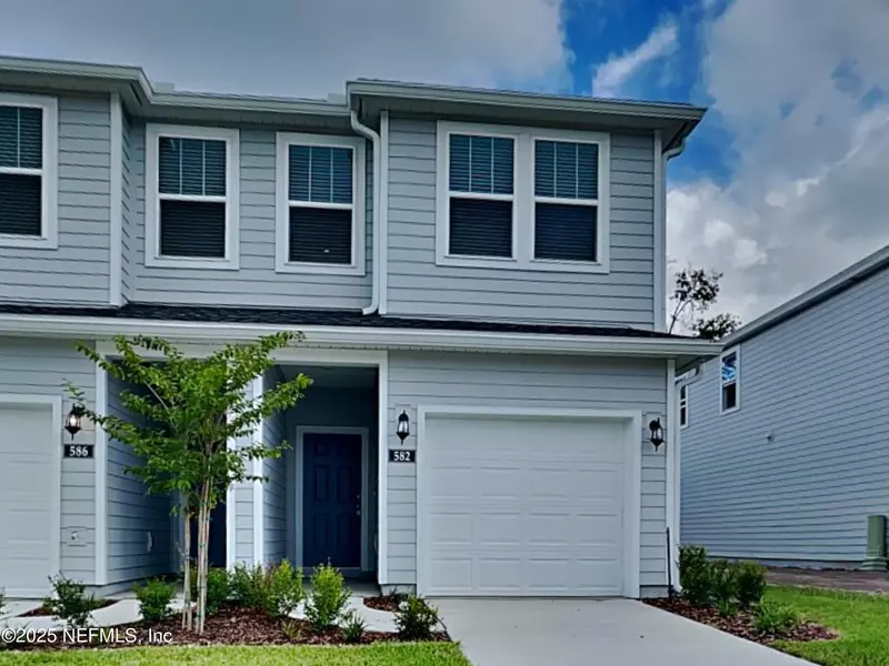 582 HOLLY LAKES DR, Orange Park, FL 32073