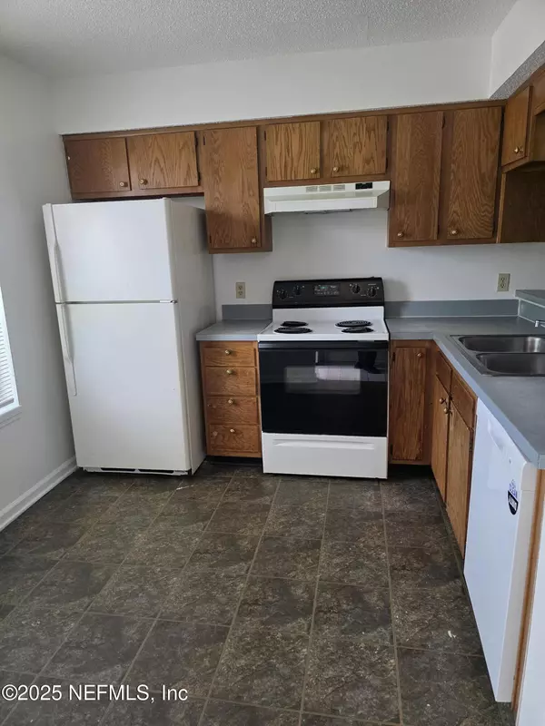 Jacksonville, FL 32207,4645 BARNES RD
