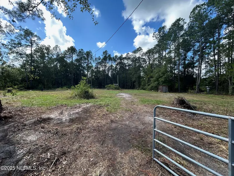 16448 N VILLAGE GREEN DR N, Jacksonville, FL 32234