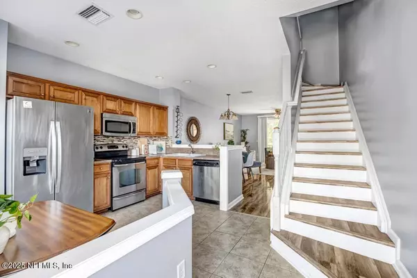 Jacksonville, FL 32256,8120 SUMMER GATE CT