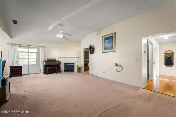 Orange Park, FL 32073,581 ARTESIAN LN