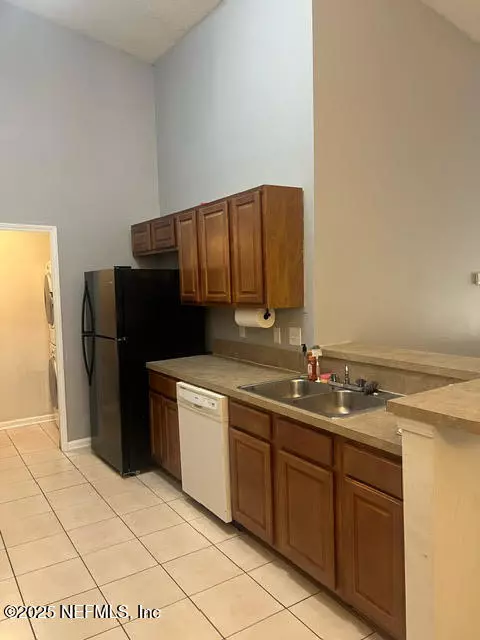 Jacksonville, FL 32244,6076 MAGGIES CIR #114