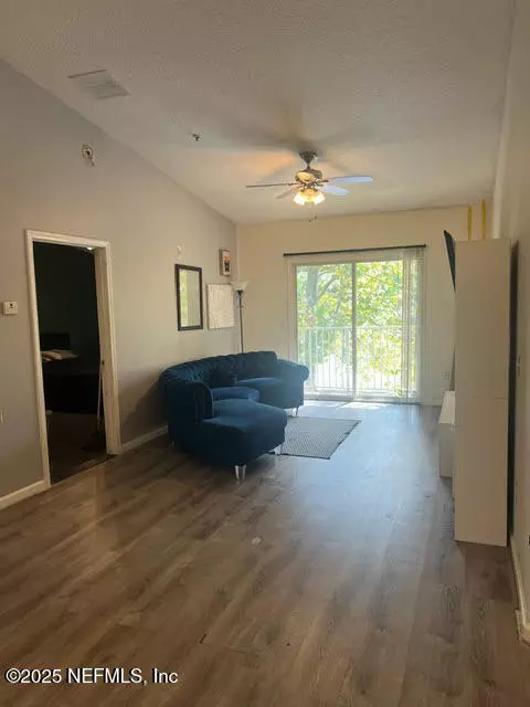 Jacksonville, FL 32244,6076 MAGGIES CIR #114