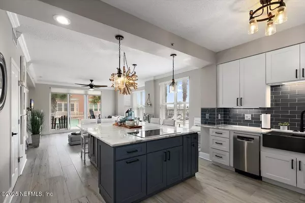 Jacksonville Beach, FL 32250,1126 1ST ST N #205