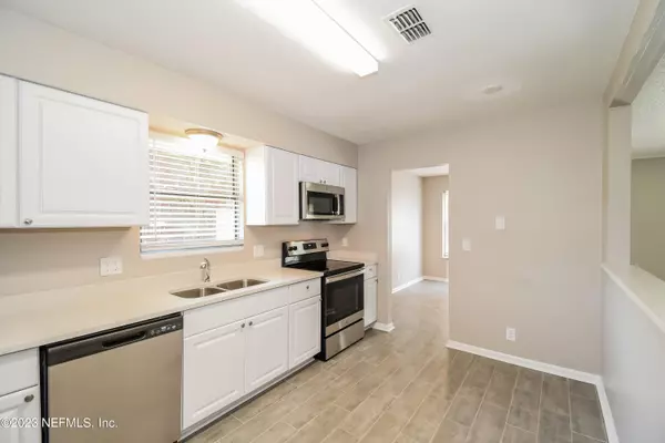 Jacksonville, FL 32244,7850 BLANK DR N