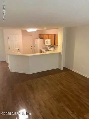 Jacksonville, FL 32244,8550 ARGYLE BUSINESS LOOP #1702